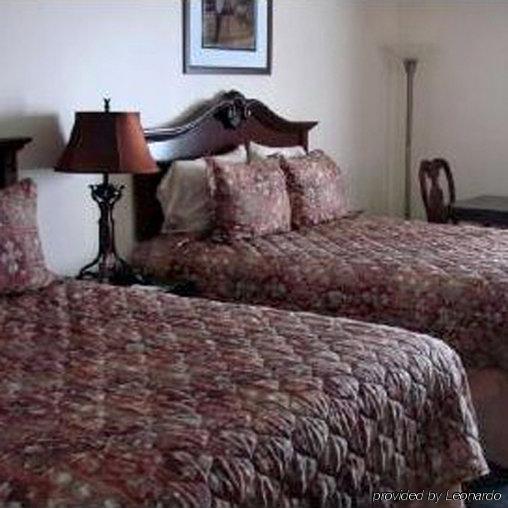 Fairgrounds Inn Du Quoin Bagian luar foto