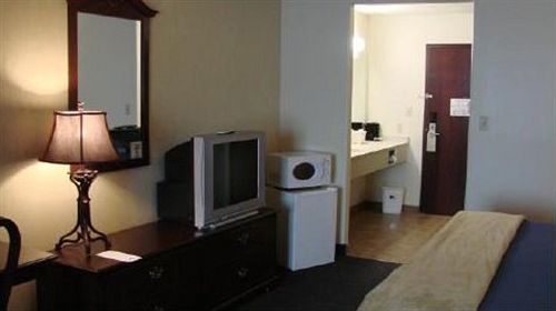 Fairgrounds Inn Du Quoin Bagian luar foto