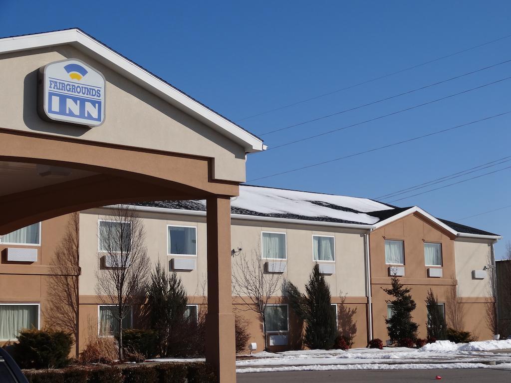 Fairgrounds Inn Du Quoin Bagian luar foto