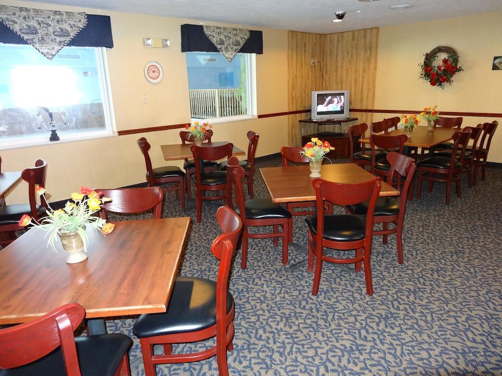 Fairgrounds Inn Du Quoin Bagian luar foto