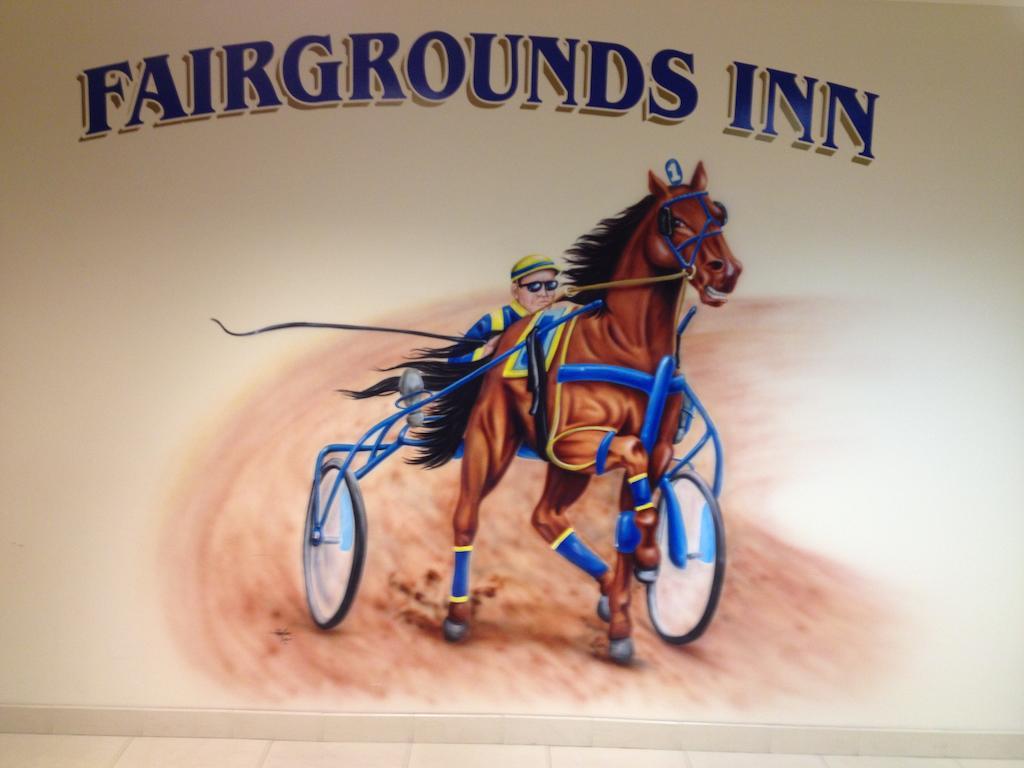 Fairgrounds Inn Du Quoin Bagian luar foto